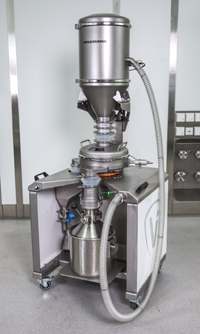 Volkmann PowTReX basic automates metal powder transfer for a 3D printer